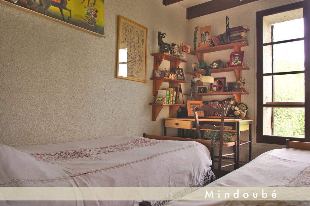 Chez Mamie Et Papi Bed & Breakfast Puynormand Rom bilde